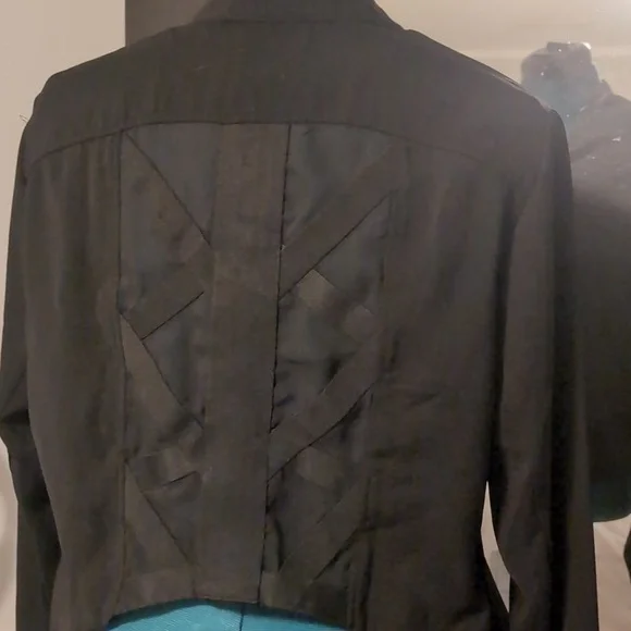 Blazer - Picture 2 of 8